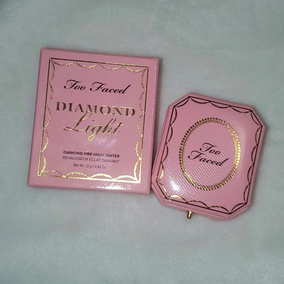 NIB Too Faced Diamond Light Fire Highlighter in Fancy Pink Diamond - Picture 5 of 10